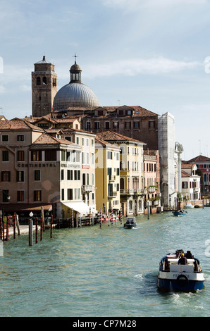 Grand Canal et l'église San Geremia - Venise, Italie Banque D'Images