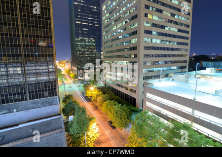 Scen urbaines le long de la 5e Avenue au centre-ville de Birmingham, Alabama. Banque D'Images