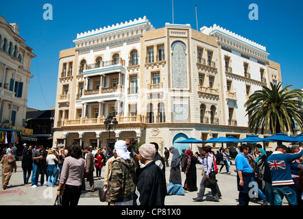Tunis, Tunisie - Place de la Victoire est un point d'entrée de la médina (vieille ville). Banque D'Images