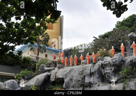 Sri Lanka, Dambulla cave temple. Golden Buddha Banque D'Images