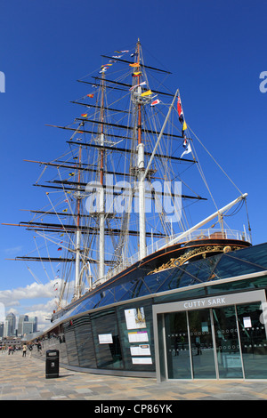 Récemment restauré, le Cutty Sark tea clipper voilier amarré près de la Tamise à Greenwich London England UK Banque D'Images