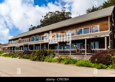 Magasins, restaurant et magasin au port de Californie Point Arena Banque D'Images