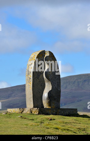 L'eau 'Couper' sculpture extérieure par Mary Bourne. Mallerstang, Yorkshire Dales National Park, Cumbria, Angleterre, Royaume-Uni. Banque D'Images