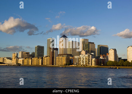 Canary Wharf (Docklands) du côté sud de la Tamise Banque D'Images