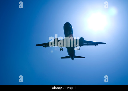 En avion à la terre Banque D'Images