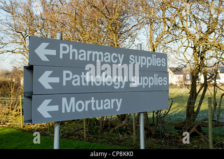 Direction à l'hôpital pour fournitures Fournitures Pathologie morgue dans les hôpitaux universitaires de la baie de Morecambe NHS Trust Banque D'Images