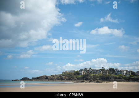 La plage du Longchamp à Saint-Lunaire, une station balnéaire entre St-Briac et Saint-Malo, sur la côte nord de la Bretagne Banque D'Images