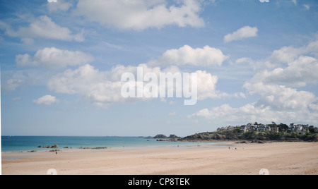 La plage du Longchamp à Saint-Lunaire, une station balnéaire entre St-Briac et Saint-Malo, sur la côte nord de la Bretagne Banque D'Images