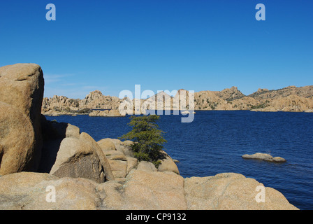 Belles pierres et de Watson Lake, Arizona Banque D'Images