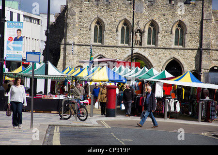 Marché en dehors de bargate à Southampton Banque D'Images