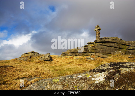 Vue de la Croix sur Brat Widgery près de Tor B-3660 dans le Dartmoor, Devon, UK Banque D'Images