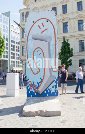 Checkpoint Charlie à la Friedrichstrasse - Mur de Berlin Banque D'Images