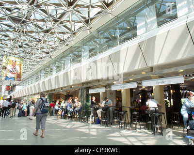 L'aéroport Tegel de Berlin - Zone des arrivées et départs Banque D'Images