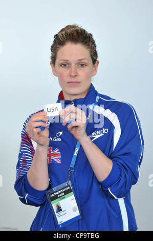 GBR Le water-polo féminin, LE CAPITAINE FRAN LEIGHTON LORS DU TIRAGE POUR LES JEUX OLYMPIQUES DE LONDRES 2012 de water-polo. Centre aquatique de Londres 05 mai Banque D'Images