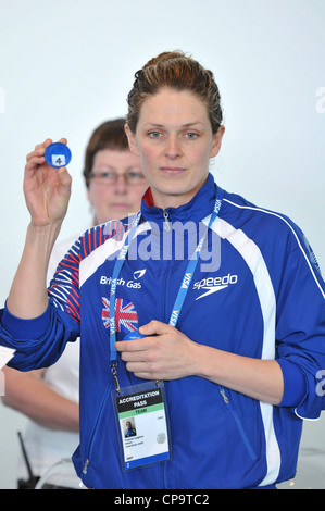 GBR Le water-polo féminin, LE CAPITAINE FRAN LEIGHTON LORS DU TIRAGE POUR LES JEUX OLYMPIQUES DE LONDRES 2012 de water-polo. Centre aquatique de Londres 05 mai Banque D'Images