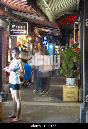 Nuit dans la région de Tianzifang entertainment et commerçant sur Taikang Road à Shanghai Chine Banque D'Images