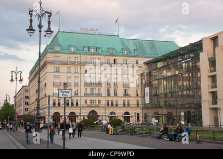 Pariser Platz avec Hôtel Adlon et Akademie der Kunste, Berlin, Allemagne Banque D'Images