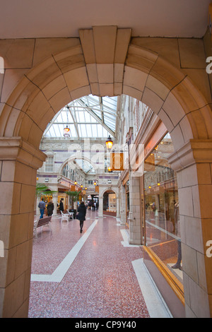 Centre-ville de Chester, Grosvenor Arcade, Angleterre, Banque D'Images