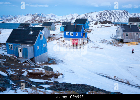 Village Inuit, Kulusuk en hiver, Groenland Banque D'Images