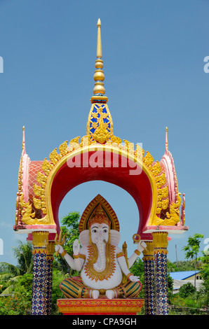 La Thaïlande, Ko Samui (aka koh samui). temple Wat Plai Laem, temple bouddhiste. temple d'or de culte. Banque D'Images