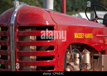 Vintage tracteur sur spectacle à l'Aylsham Show Août 2011 Banque D'Images