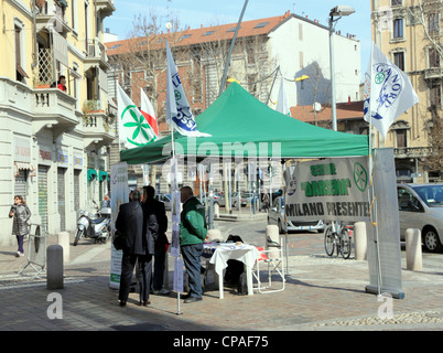 Un gazebo de la Lega Nord à Milan, Italie Banque D'Images