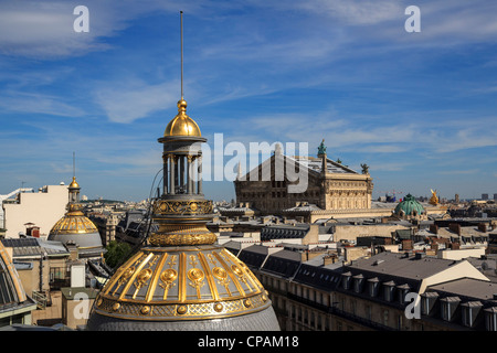 Vue de Paris à partir de la toiture du magasin Le Printemps, France Banque D'Images