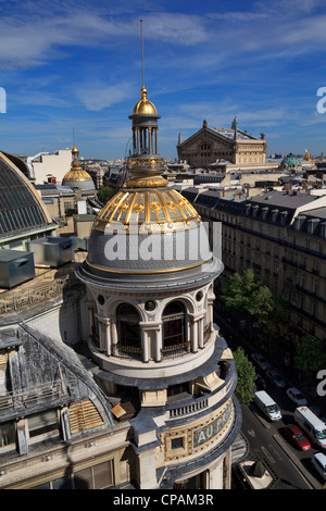Vue de Paris à partir de la toiture du magasin Le Printemps, France Banque D'Images