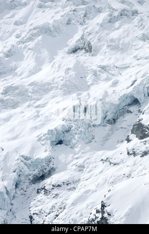 Une section d'un fortement crevassed glacier Banque D'Images
