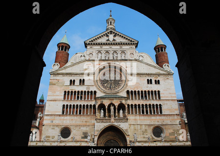 Façade en marbre, la cathédrale de Crémone, en Lombardie, Italie Banque D'Images