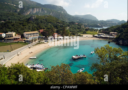 Vue d'une des baies de Paleokastritsa, sur la côte ouest de Corfou Grèce Banque D'Images