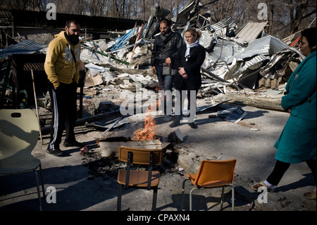 Gypsy bidonville de Puerta de Hierro, Madrid, Espagne. Ils sont menacés d'expulsion et leurs maisons détruites par le Conseil municipal. Banque D'Images