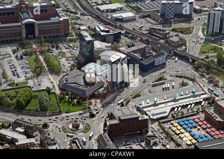 Vue aérienne de St Peters Street et Quarry Hill, dans le centre-ville de Leeds Banque D'Images