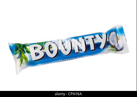 Une barre de chocolat noix de coco Bounty sur fond blanc Banque D'Images