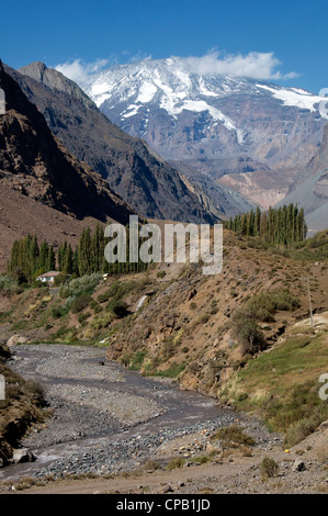 Colina del Cajón Rio Chili Maipo Banque D'Images