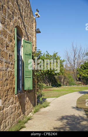 La cour intérieure de l'Dobrovin agricole ferme dans la vallée de Hula, Israël Banque D'Images