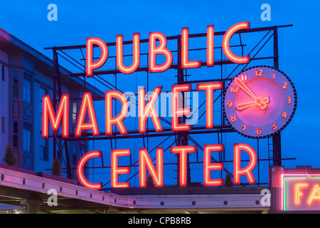 Marché public de Pike Place center Seattle horloge neon sign Banque D'Images