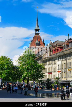 Le côté sud de la Plaza de l'Ours (Baerenplatz) près du capitole de la ville de Berne, Suisse. Banque D'Images