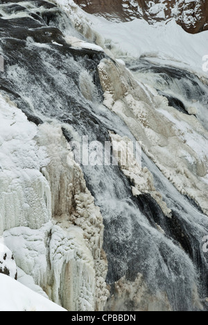 Gibbon Falls, hiver, Yellowstone NP, WY Banque D'Images