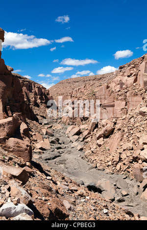 Quezala à distance le ravin, près de Talabra, Désert d'Atacama, Chili Banque D'Images