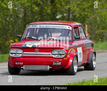 Course de voitures de tourisme Vintage NSU 1200 TT à partir de 1971 au Grand Prix de Mutschellen, SUI le Avril 29, 2012. Banque D'Images