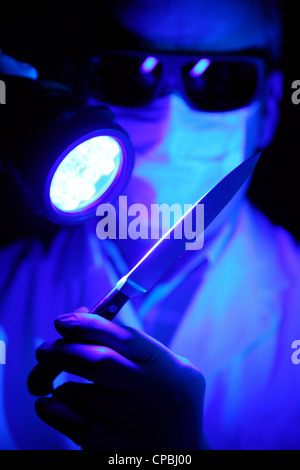 La police. Office d'état de l'enquête pénale. Enquêtes sur les lieux du crime. Laboratoire criminel. L'enquête technique de preuves . Banque D'Images