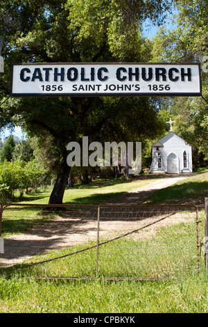 Le panneau à l'entrée de l'église catholique St Johns à la découverte d'or Marshall State Historic Park en Californie Coloma Banque D'Images