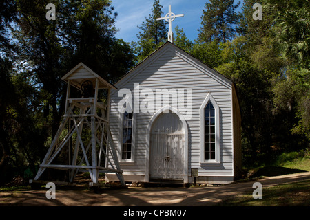 La vue de face de l'église catholique St Johns à la découverte d'or Marshall State Historic Park en Californie Coloma Banque D'Images