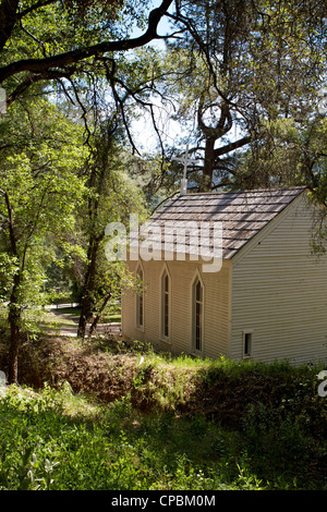 Une vue arrière de l'église catholique Saint Johns au Marshall gold discovery Coloma Californie Banque D'Images