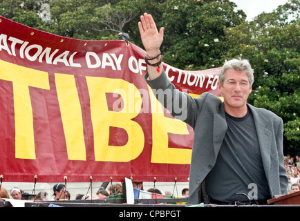 L'acteur Richard Gere au rassemblement pour le Tibet au Capitole le 15 juin 1998 à Washington, DC. Tibetan-Americans avec des centaines de supporters se sont rassemblés pour protester contre la politique de la Chine envers le Tibet. Banque D'Images