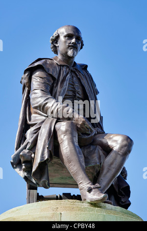 Statue en bronze de William Shakespeare Stratford Upon Avon Warwickshire Angleterre UK GB EU Europe Banque D'Images