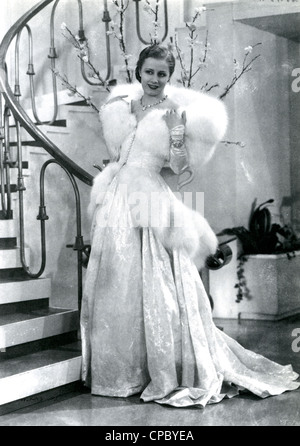 ROBERTA 1935 RKO film avec Irene Dunne comme Stephanie, designer en chef au salon de Paris Banque D'Images