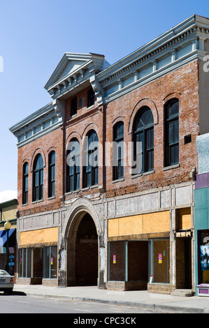 Façade avant de l'historique théâtre unique en décomposition partielle, Salida, Colorado, USA Banque D'Images