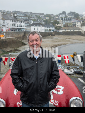 Nick Mason à côté de sa Ferrari 550MM Carrera au groupe iv Ralafontant St Mawes voiture classique Festival, Cornwall. L'Angleterre. Banque D'Images